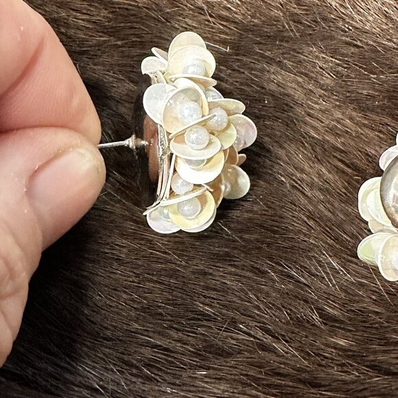 Vintage Beaded Earrings Cream Iridescent Sequin Cluster Chunky 1980s Pierced - Picture 4 of 4